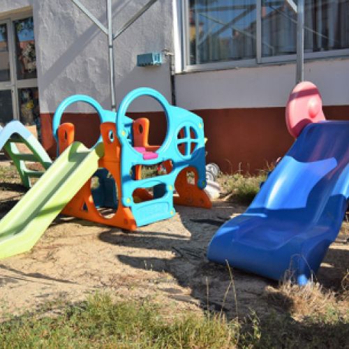 Toboganes infantiles en el exterior